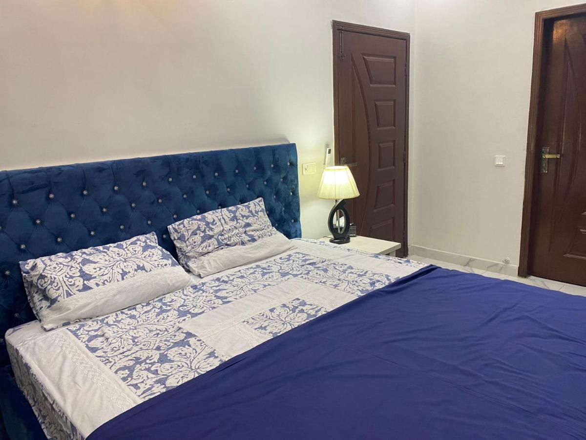 Grey Orchard Homestay - A Family Place ลาฮอร์ ภายนอก รูปภาพ