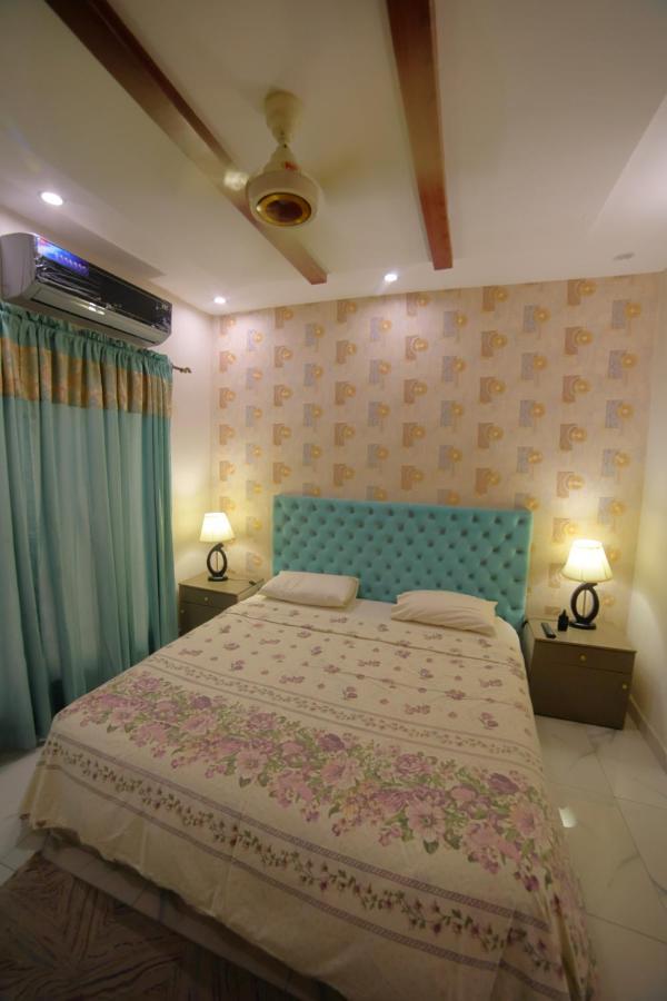 Grey Orchard Homestay - A Family Place ลาฮอร์ ภายนอก รูปภาพ