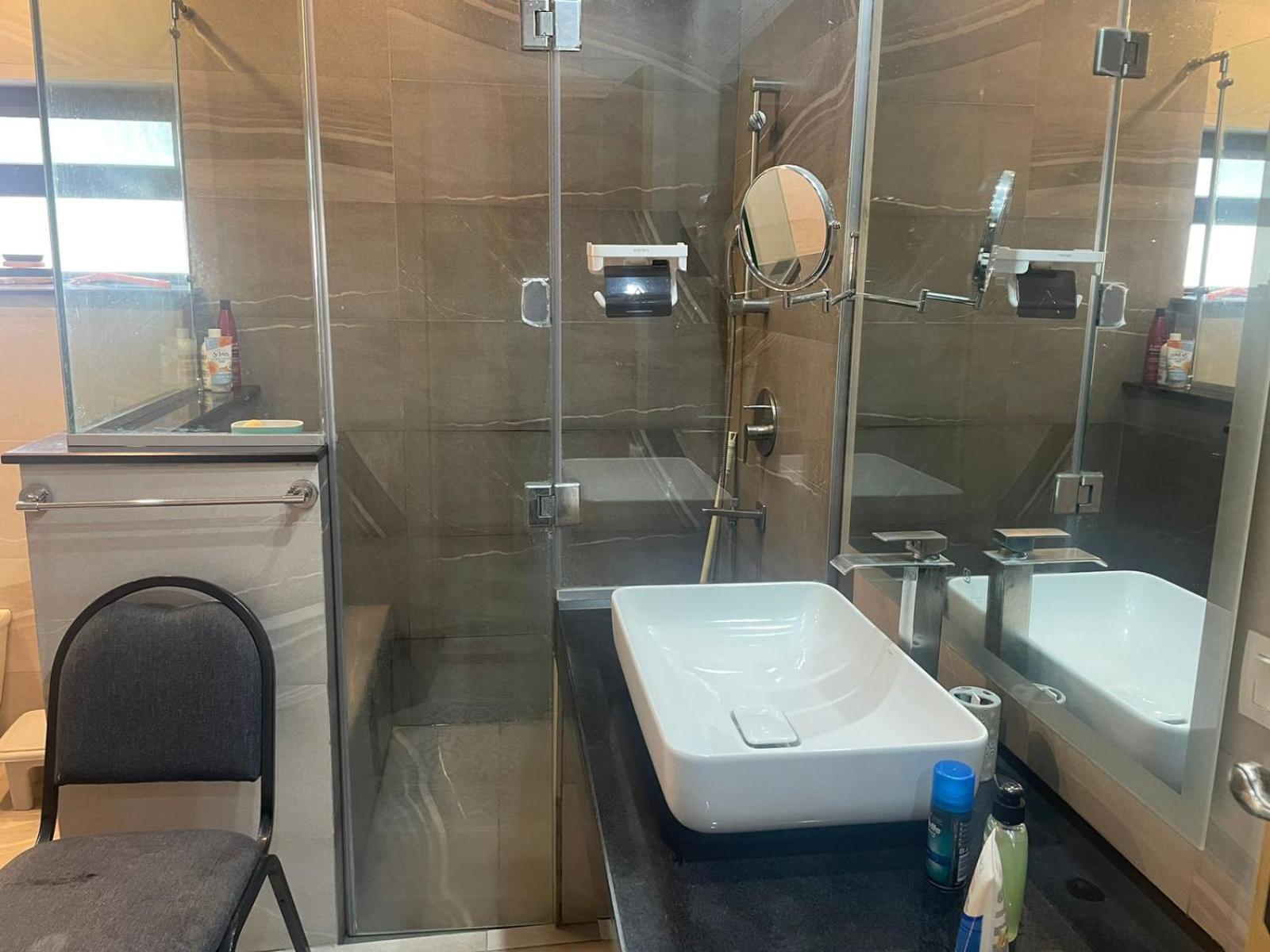 Grey Orchard Homestay - A Family Place ลาฮอร์ ภายนอก รูปภาพ