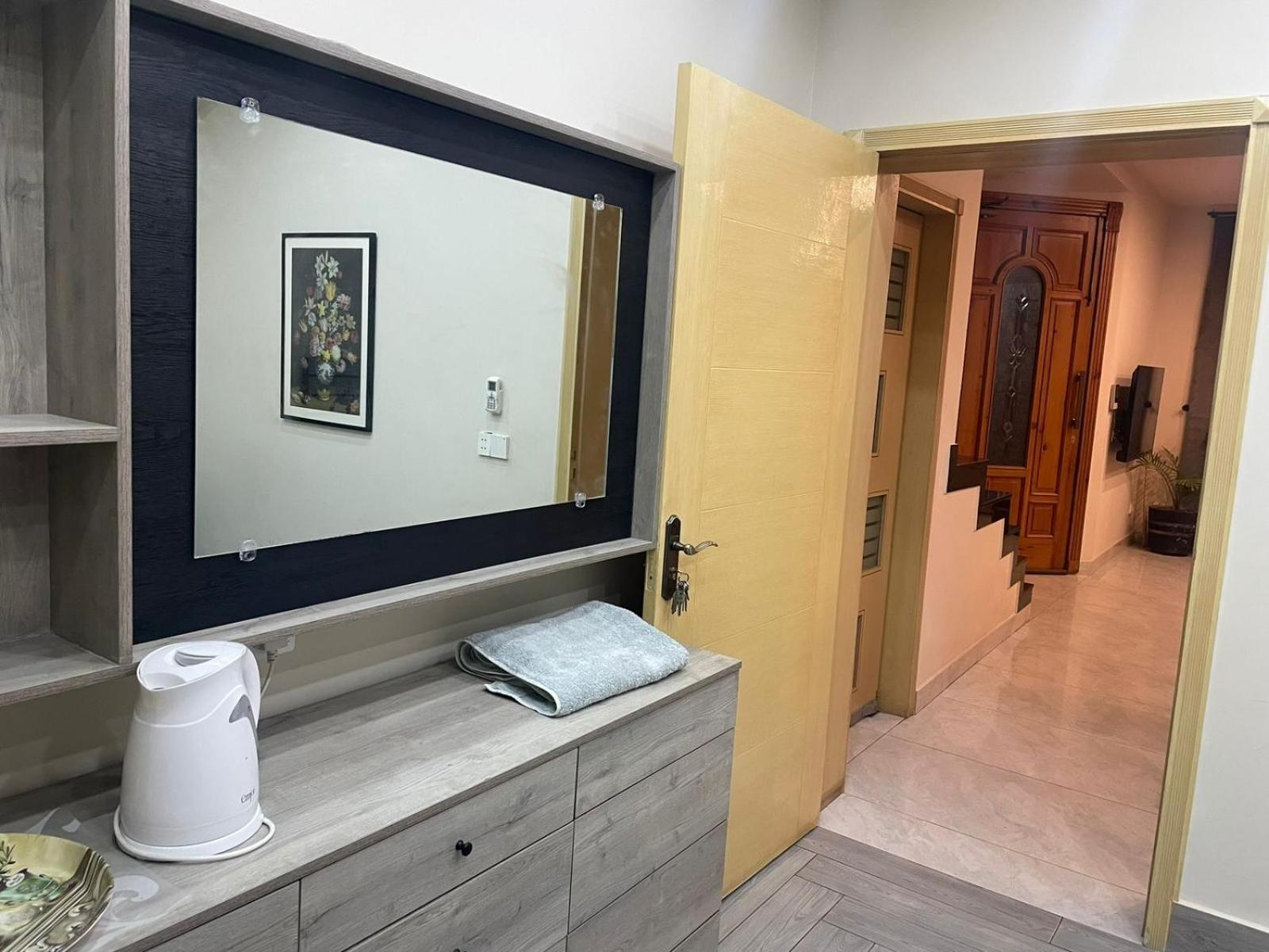 Grey Orchard Homestay - A Family Place ลาฮอร์ ภายนอก รูปภาพ