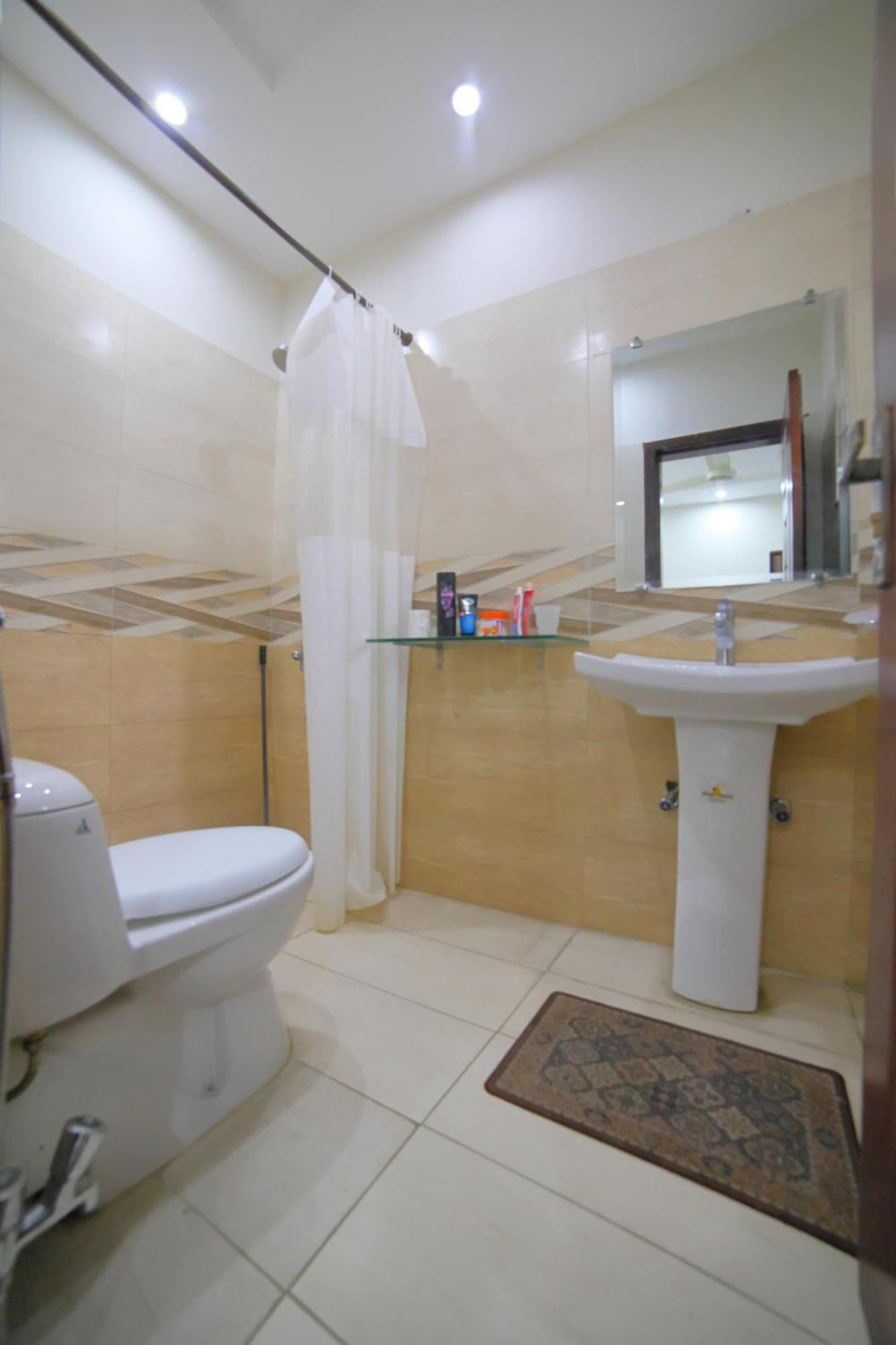 Grey Orchard Homestay - A Family Place ลาฮอร์ ภายนอก รูปภาพ