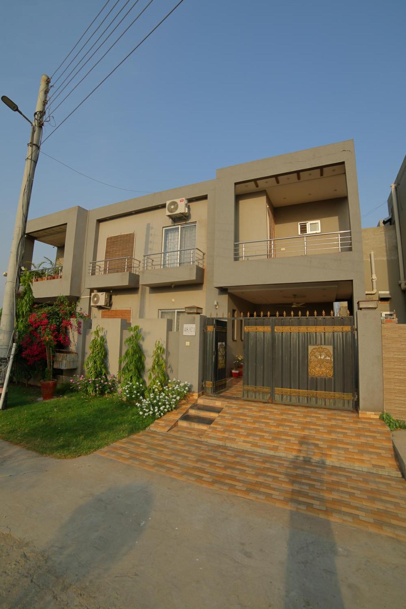 Grey Orchard Homestay - A Family Place ลาฮอร์ ภายนอก รูปภาพ